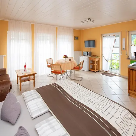 Hirschen-schuster Apartman Mesenich