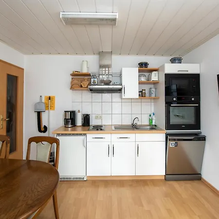 Hirschen-schuster * Mesenich