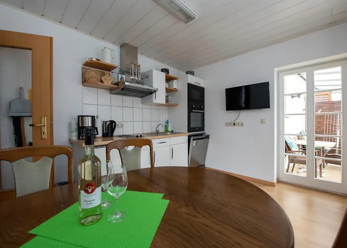 Hirschen-schuster Apartman *